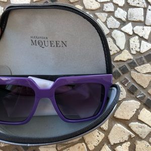 McQueen Purple Sunglasses